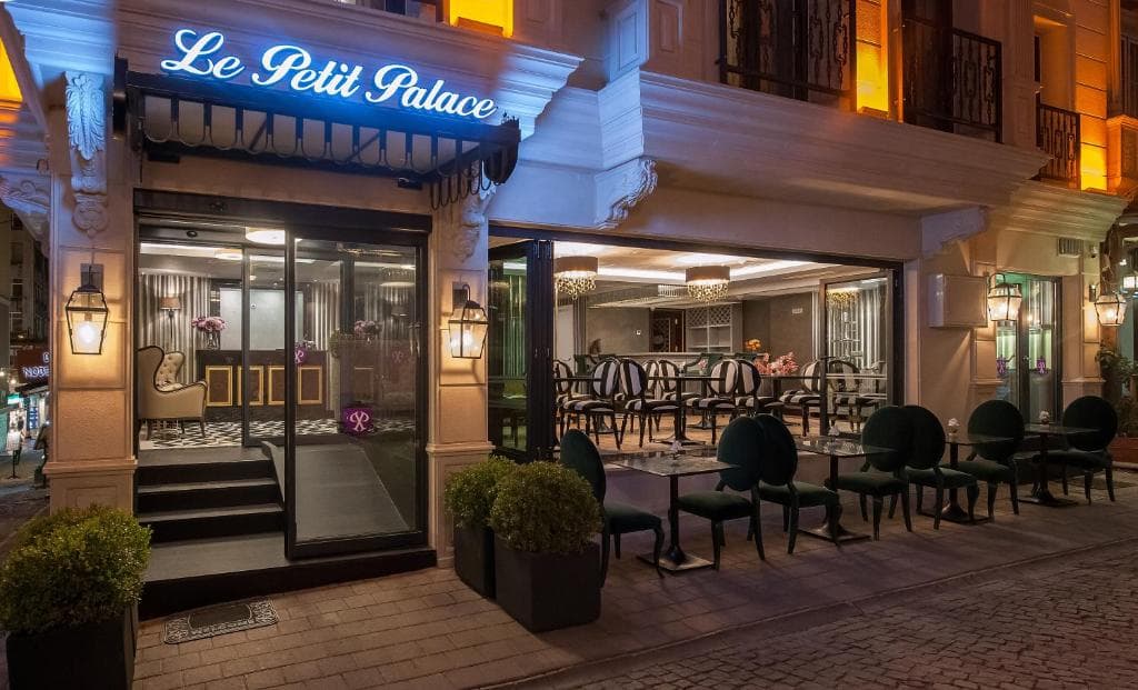 Le Petit Palace Hotel - 7