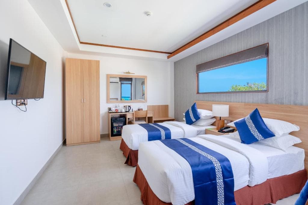 Ayala Ocean View Hotel - 30