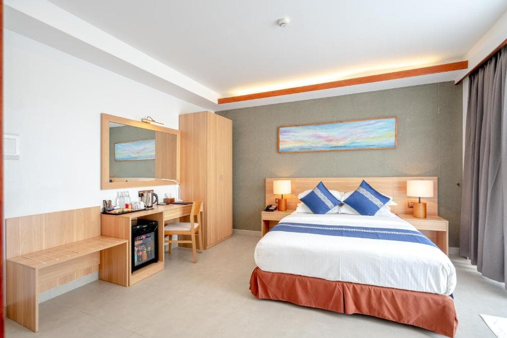 Ayala Ocean View Hotel - 36