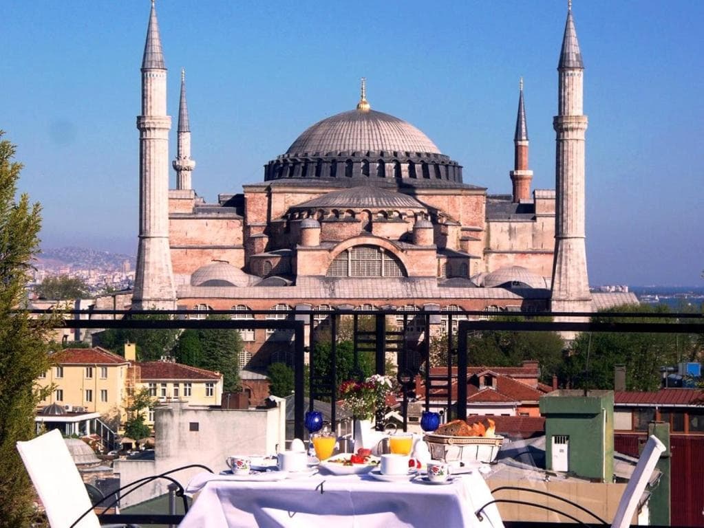 Agora Life Hotel - 2
