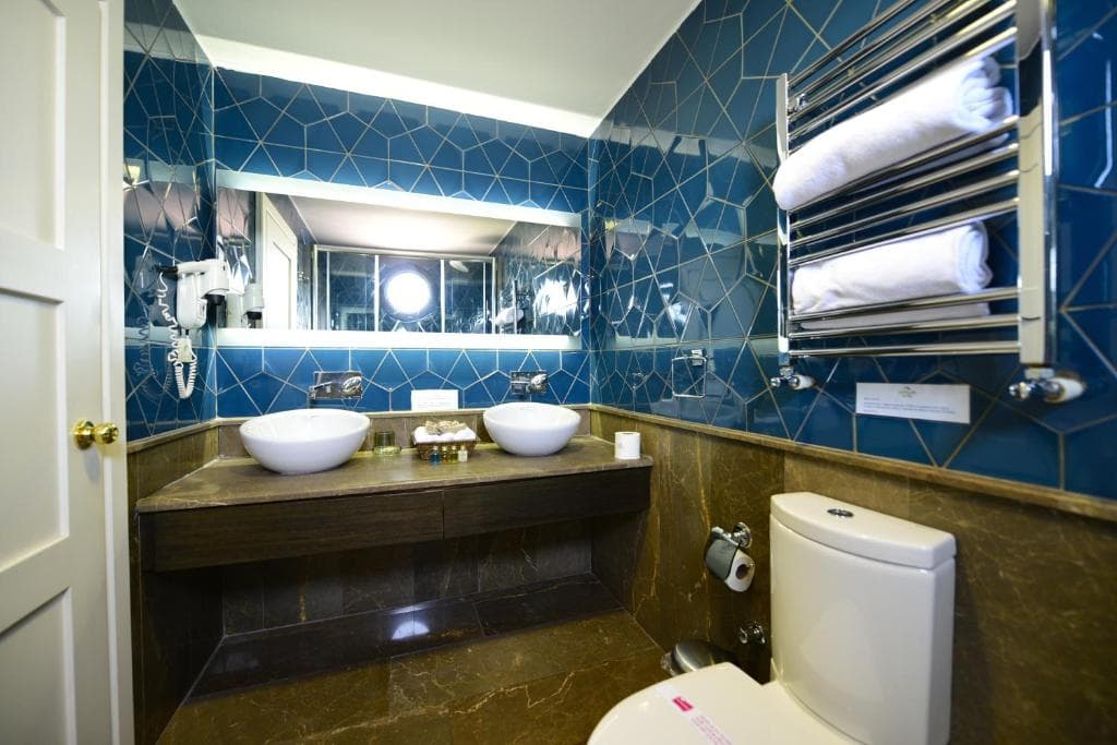 Agora Life Hotel - 4
