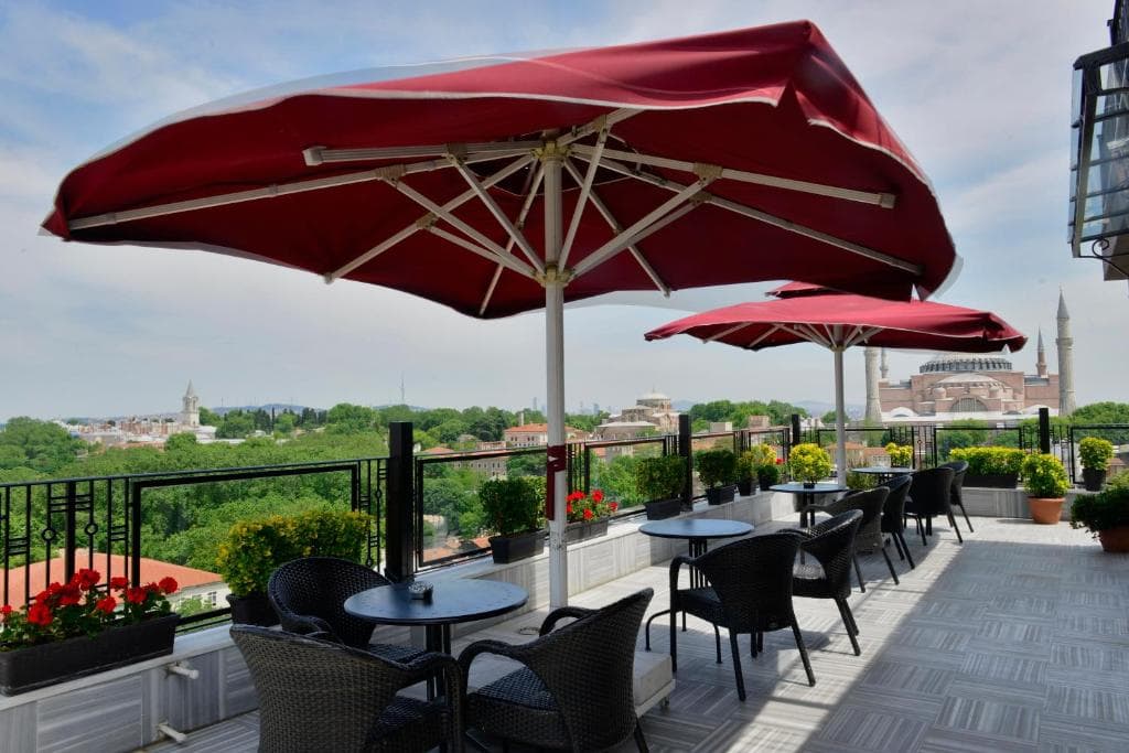 Agora Life Hotel - 11