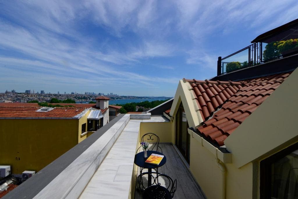 Agora Life Hotel - 19