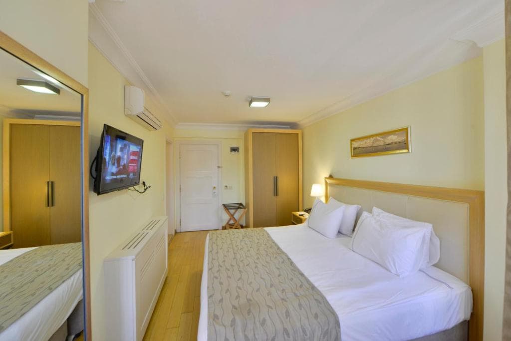 Agora Life Hotel - 38