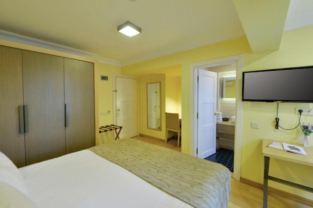 Agora Life Hotel - 39