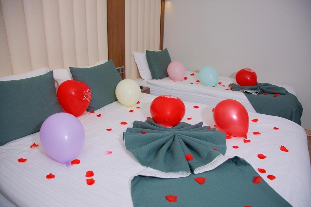 Hotel Black Tulip - 35