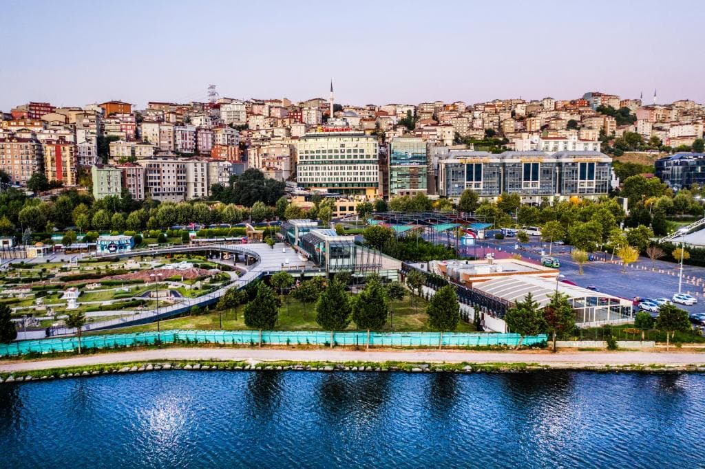 Clarion Golden Horn - 2