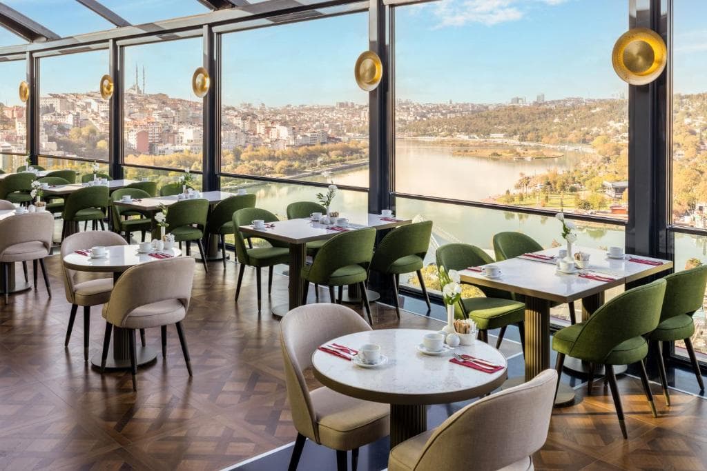Clarion Golden Horn - 4