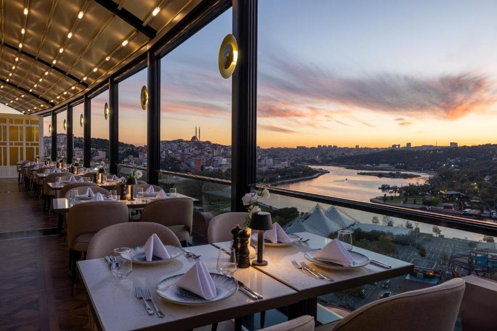 Clarion Golden Horn - 5