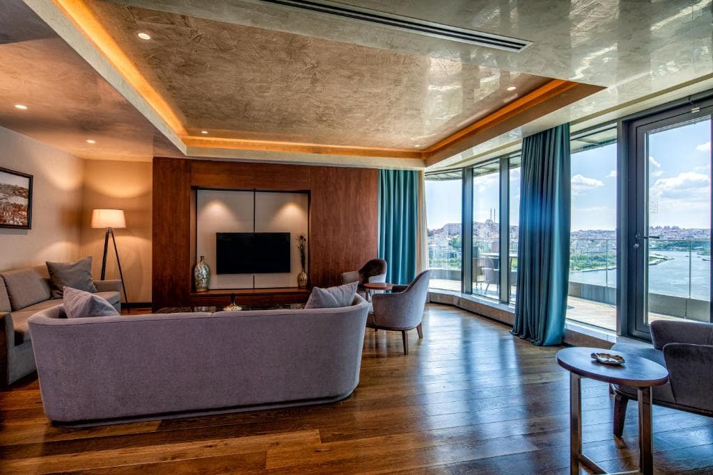 Clarion Golden Horn - 13
