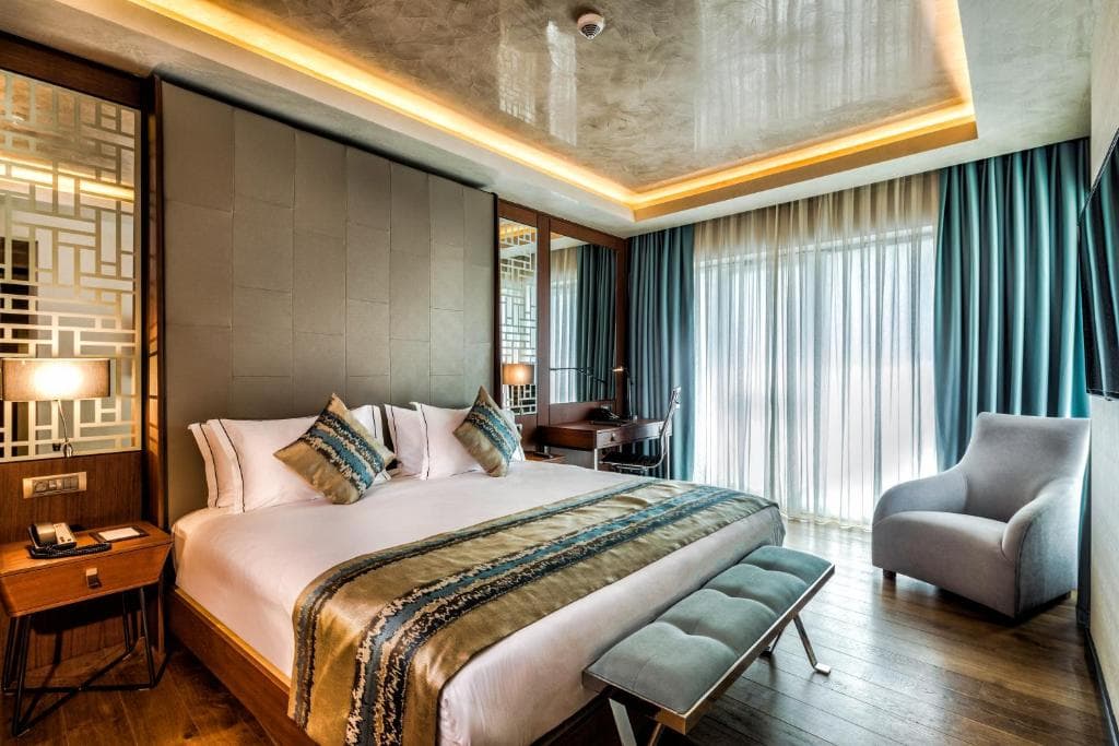 Clarion Golden Horn - 16