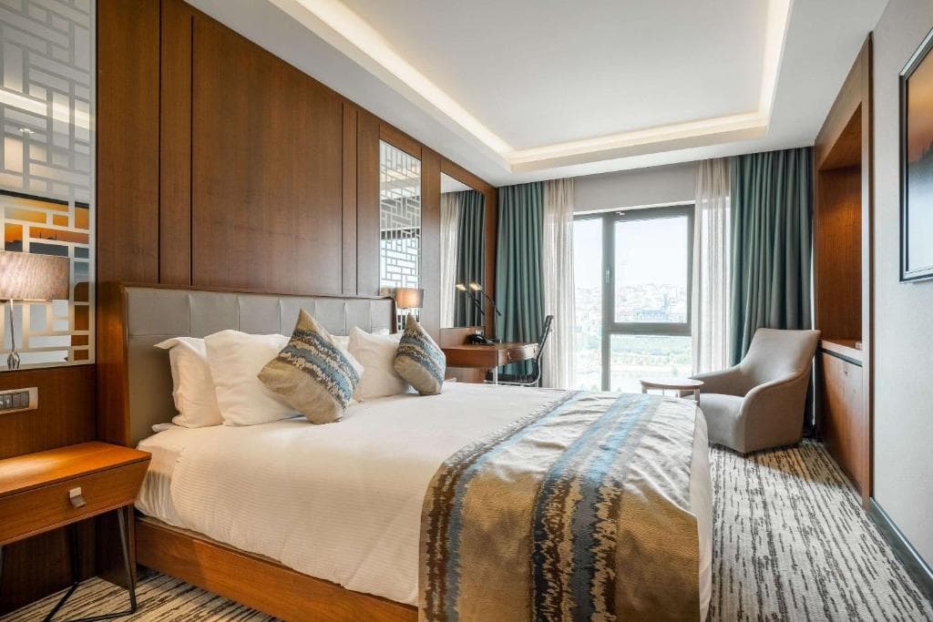 Clarion Golden Horn - 31