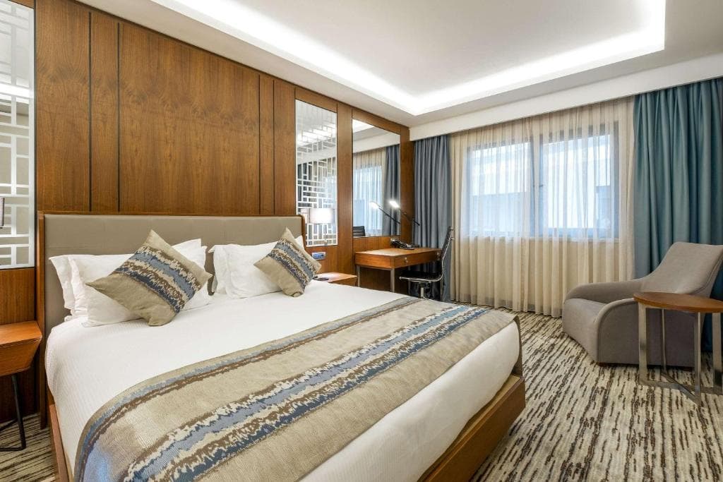 Clarion Golden Horn - 33