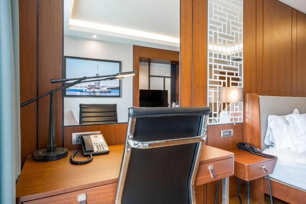 Clarion Golden Horn - 36