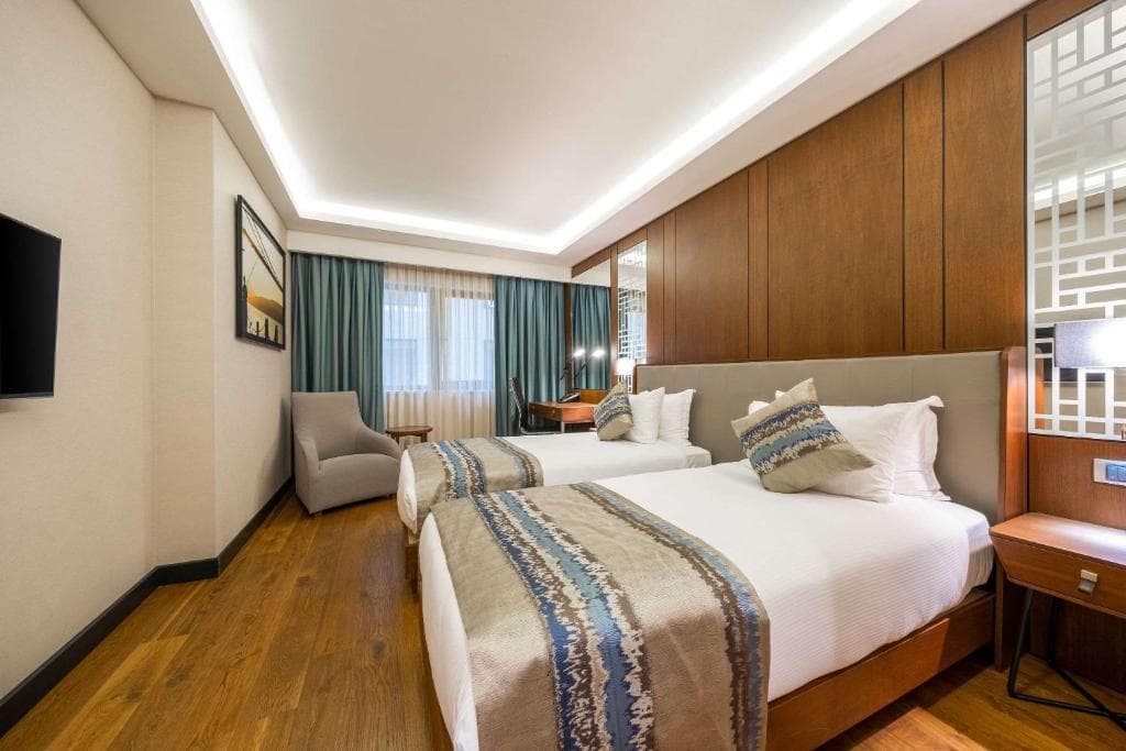Clarion Golden Horn - 42