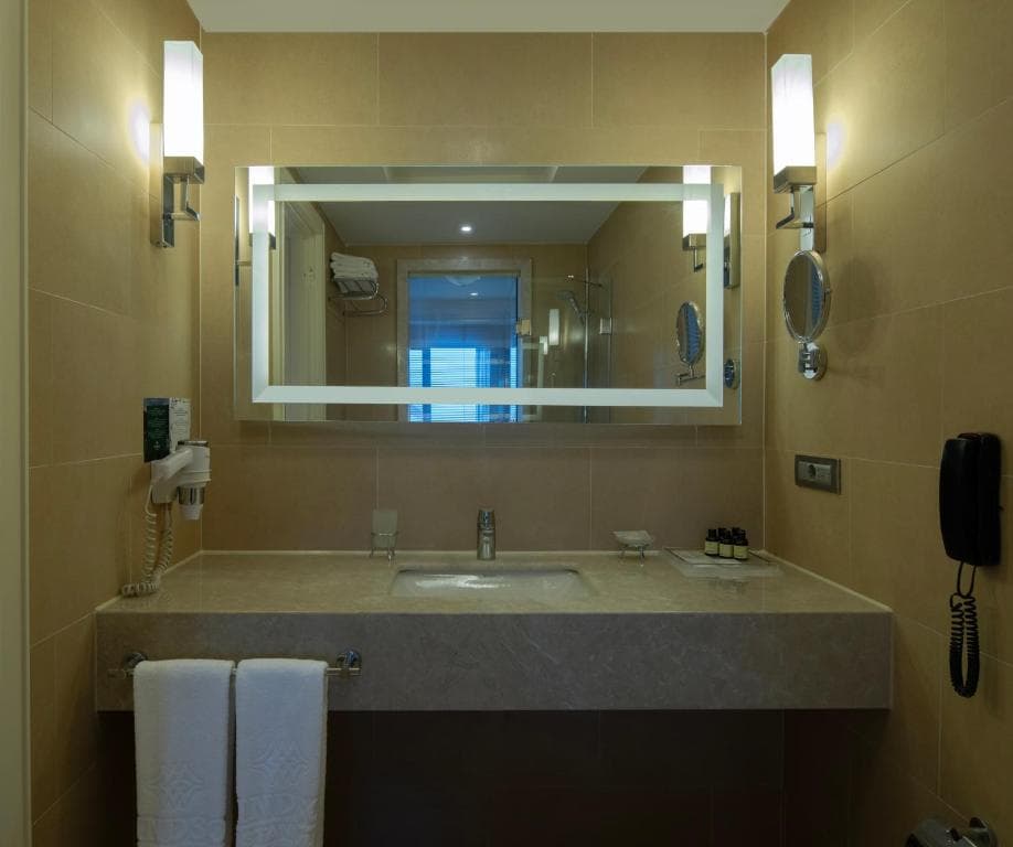 Windsor Hotel & Convention Center Istanbul - 31