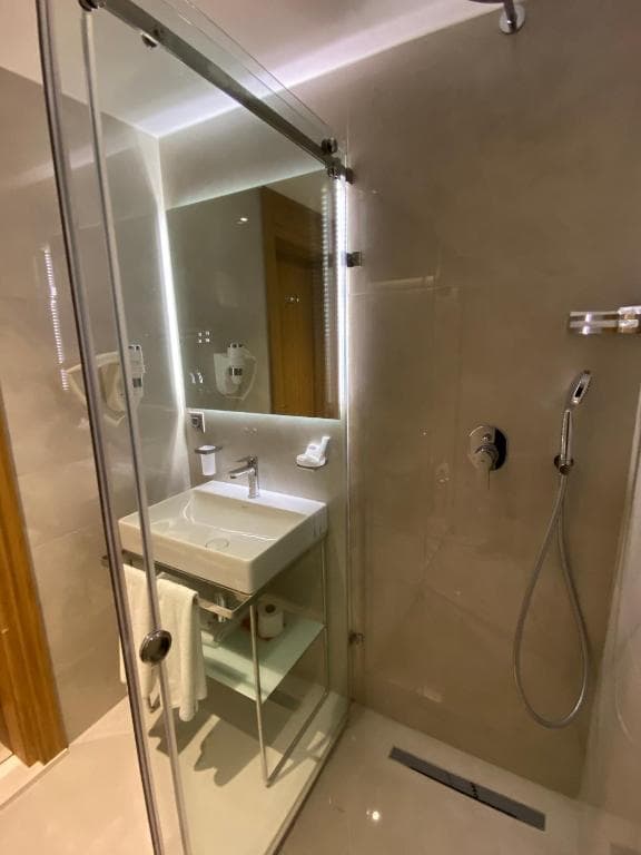 Lady Diana Hotel - 39