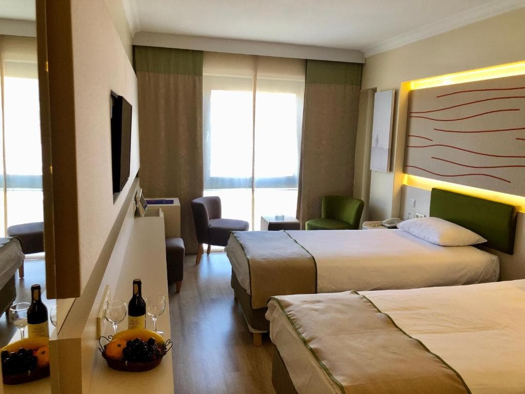 Prestige Hotel - 8