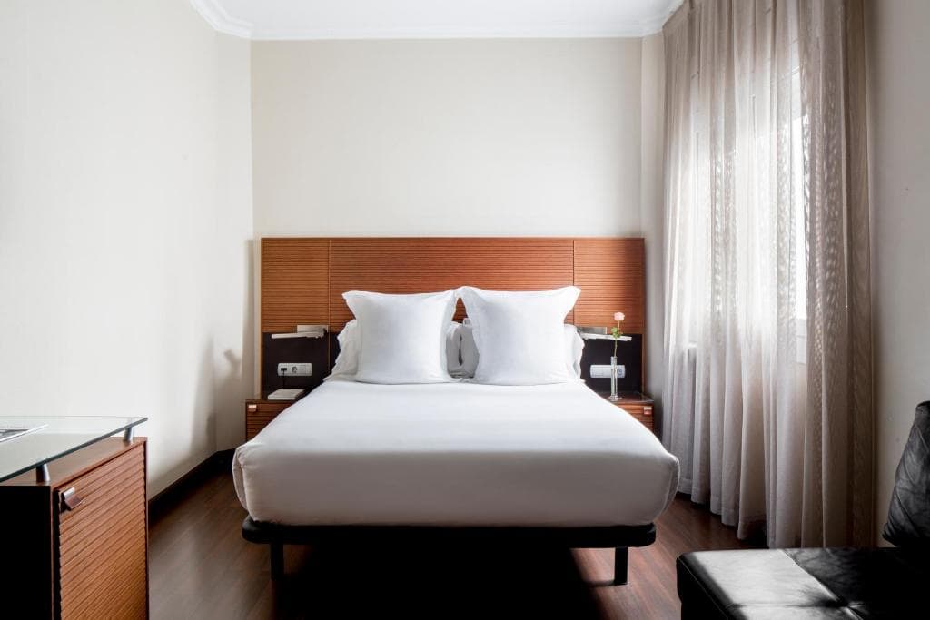 Hotel Astoria Barcelona - 11