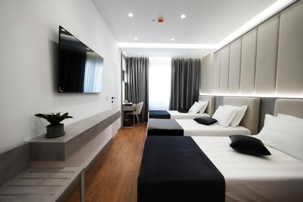 Naos Luxury Hotel - 3