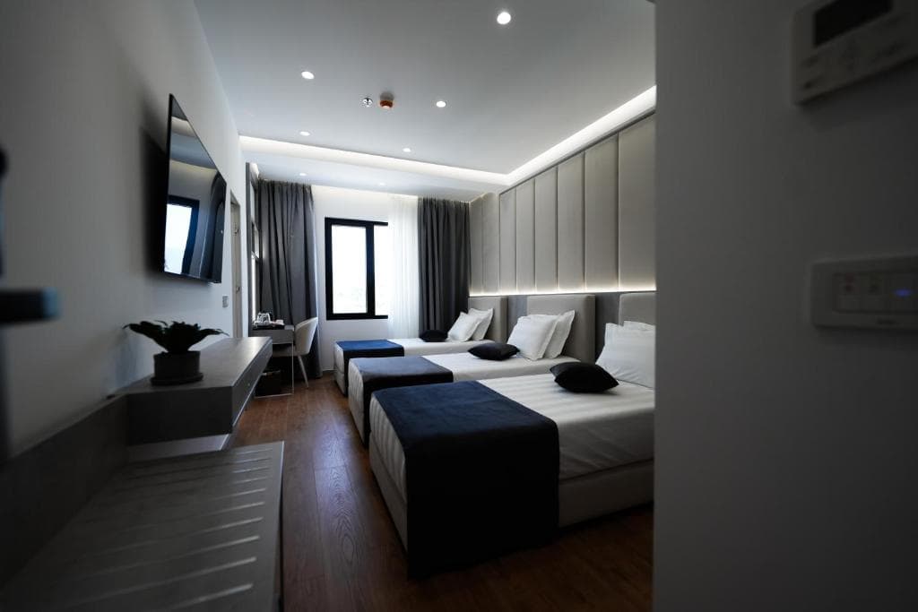 Naos Luxury Hotel - 4
