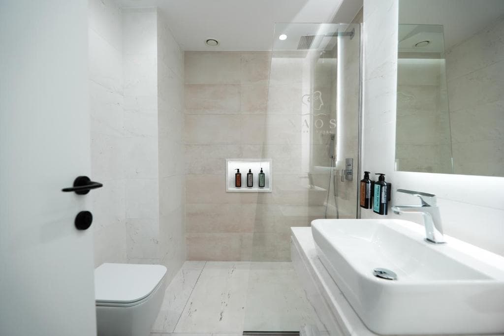 Naos Luxury Hotel - 10