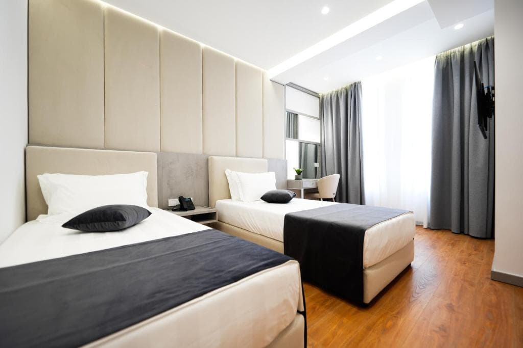 Naos Luxury Hotel - 12
