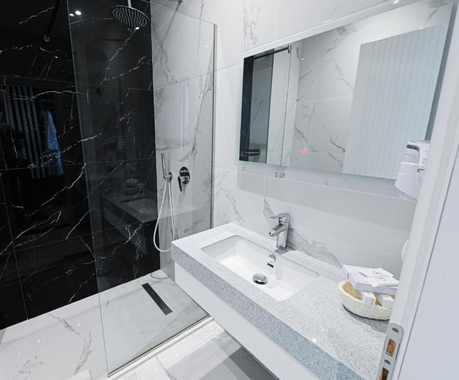 Hotel Royal G Max - 23