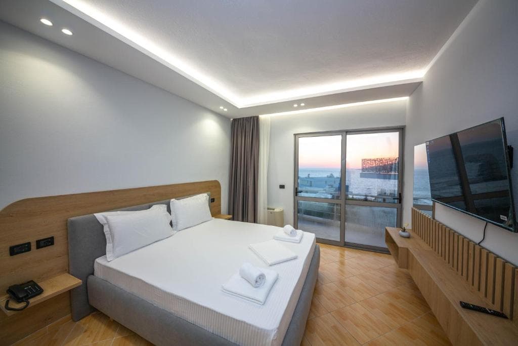 Hotel Sea Breeze - 2