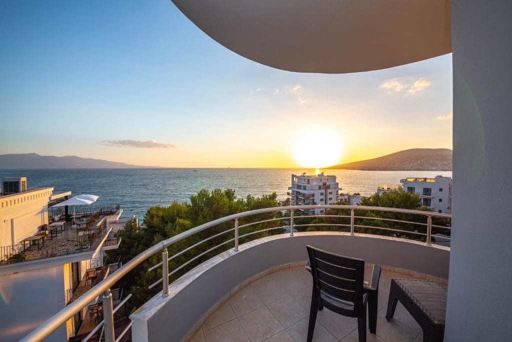 Hotel Sea Breeze - 13