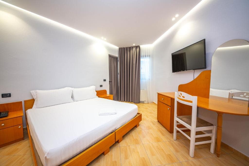 Hotel Sea Breeze - 35