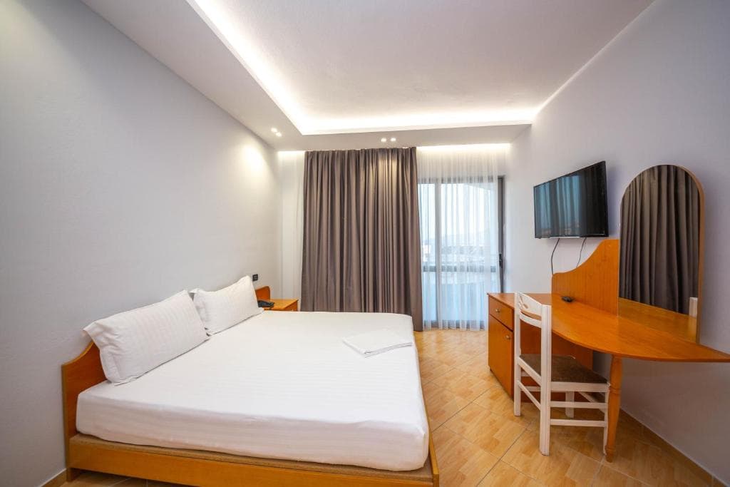 Hotel Sea Breeze - 36