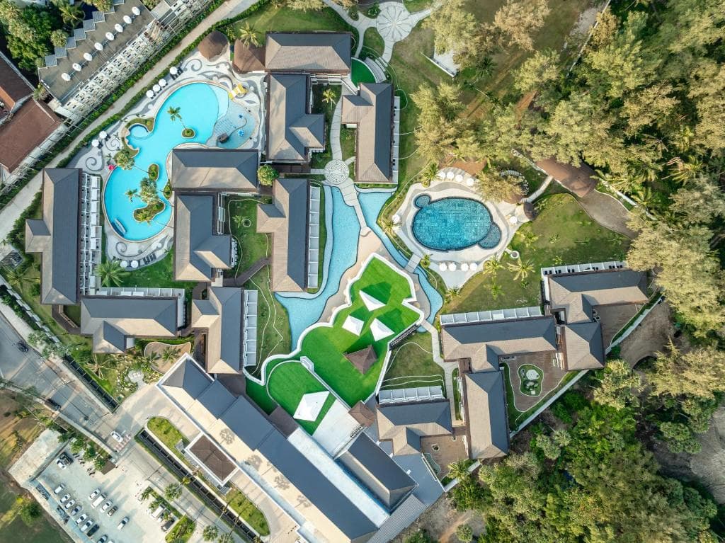 Amora Beach Resort Phuket - 8