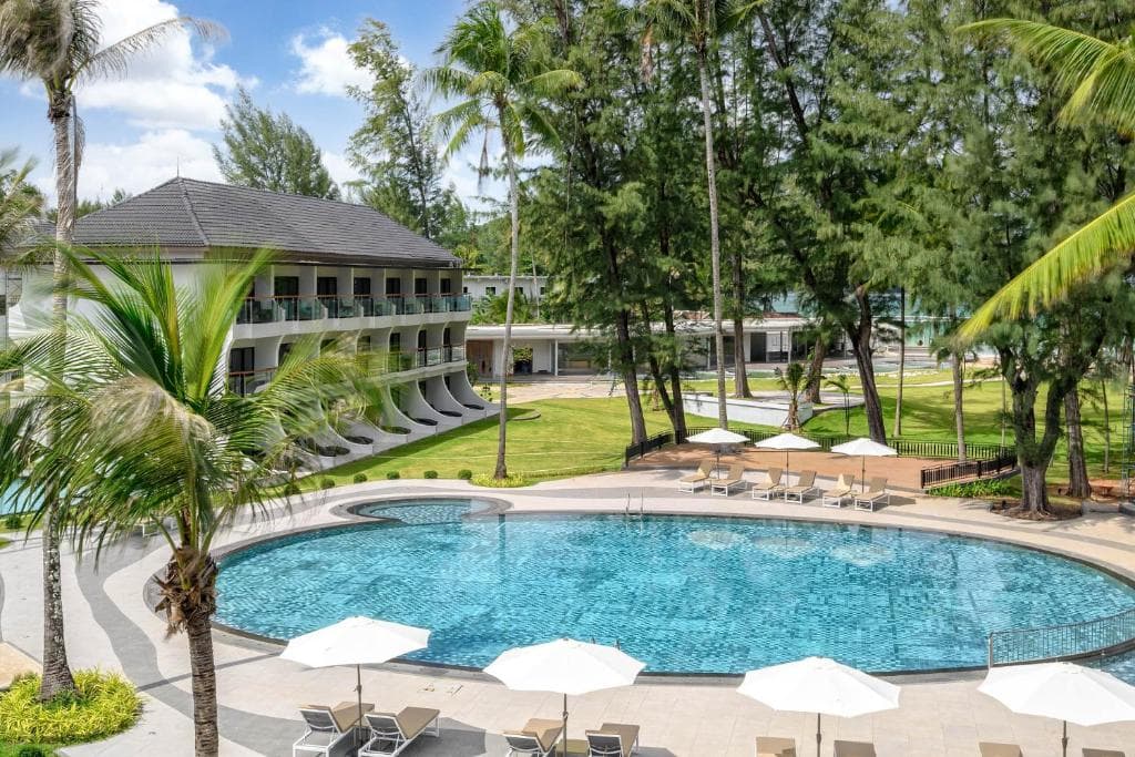 Amora Beach Resort Phuket - 11