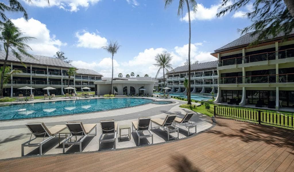 Amora Beach Resort Phuket - 12