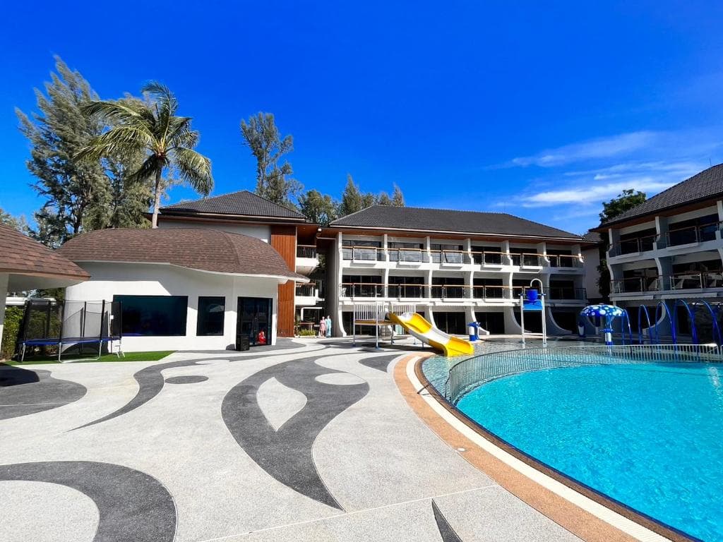 Amora Beach Resort Phuket - 18