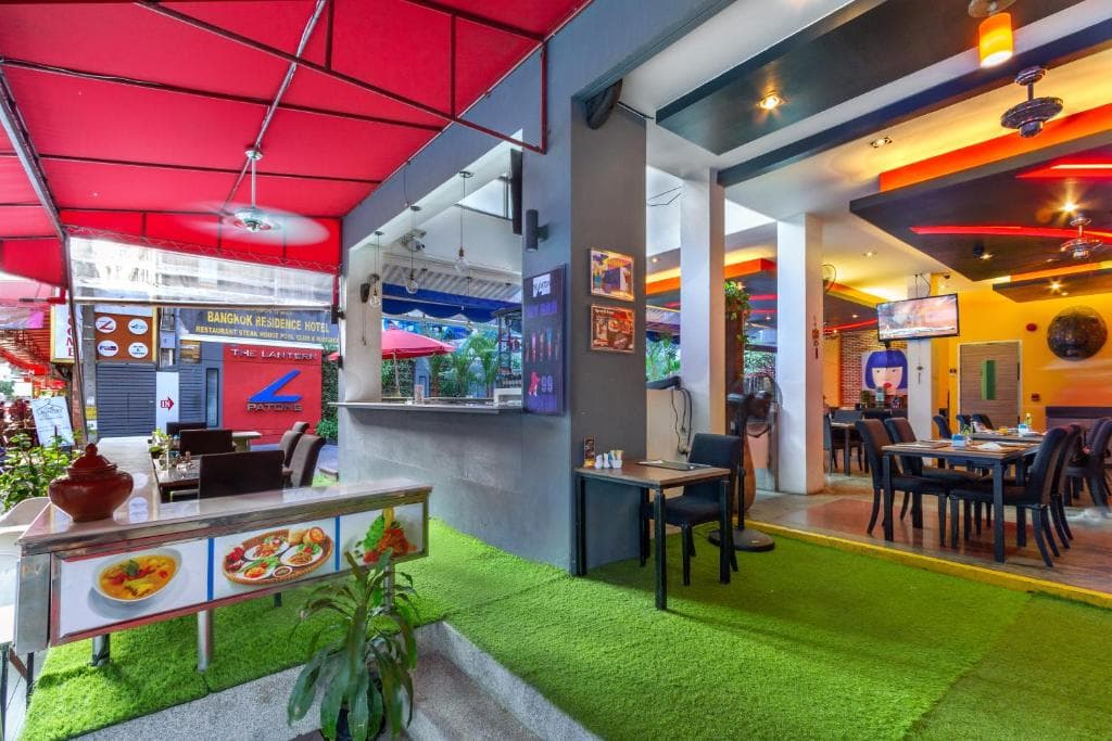 The Lantern Resorts Patong - 14