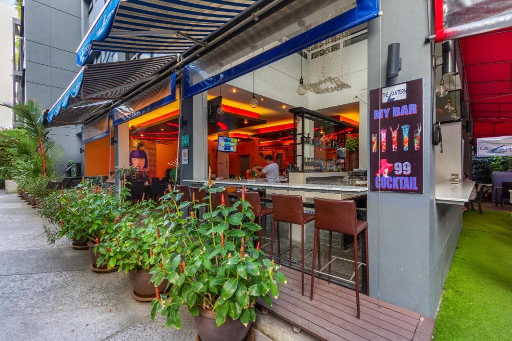 The Lantern Resorts Patong - 16