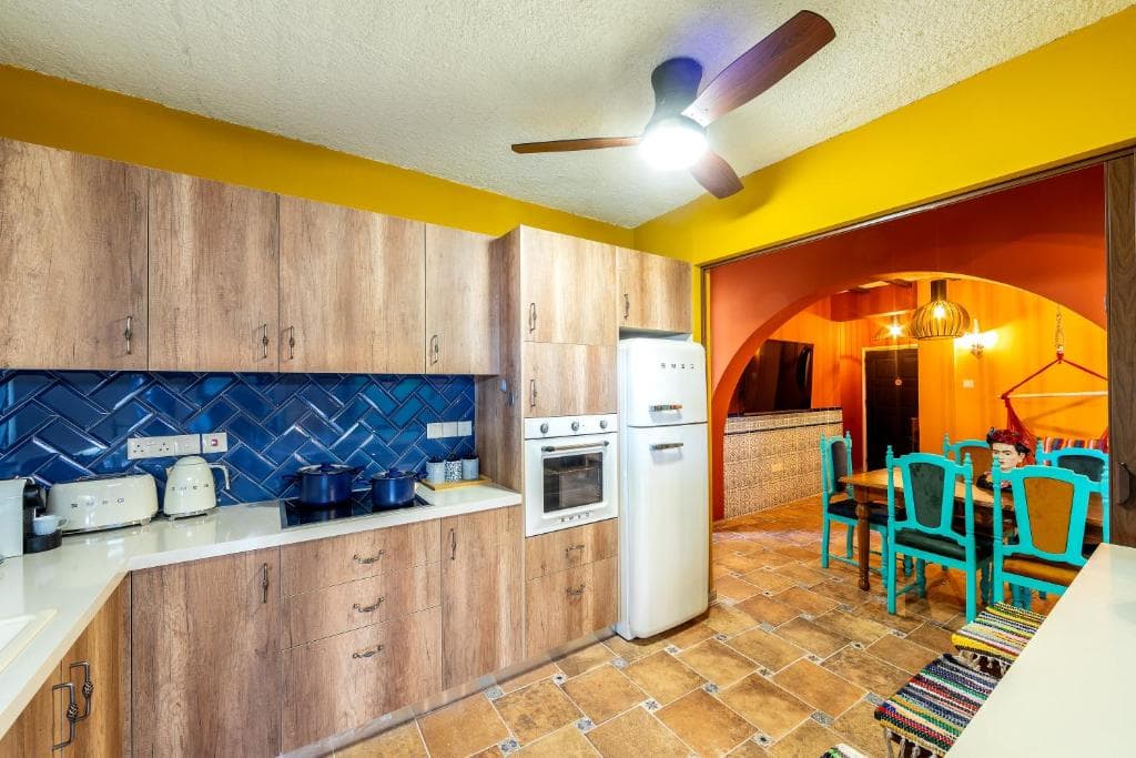 Castle Holiday Apartments - 36