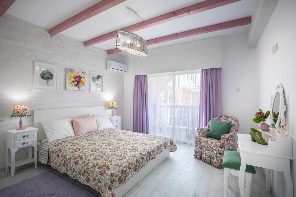 Castle Holiday Apartments - 42