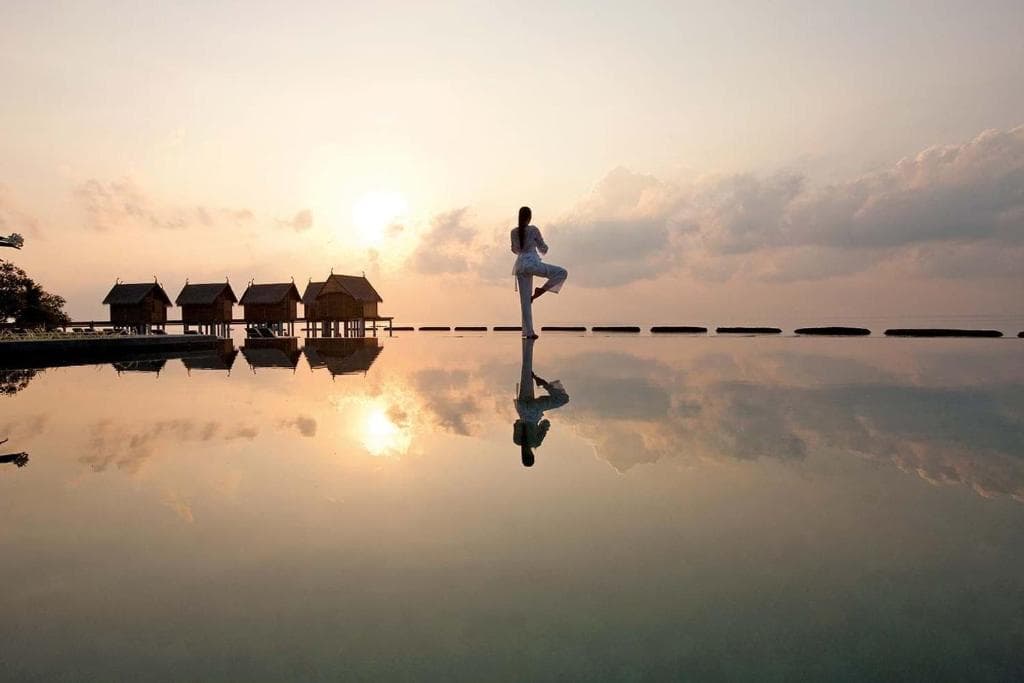 Constance Moofushi Resort - 8