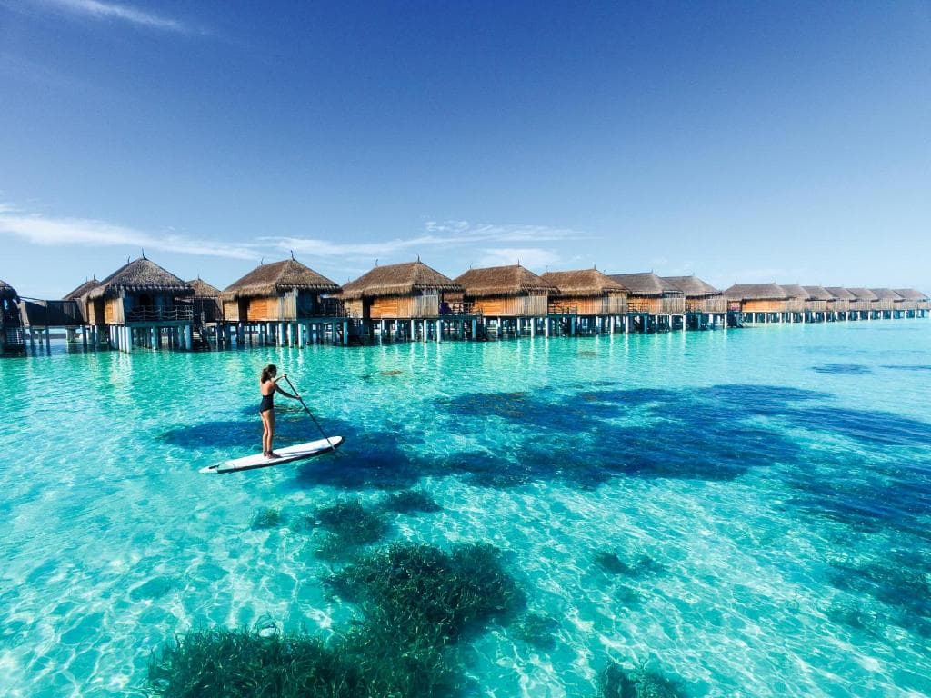 Constance Moofushi Resort - 11