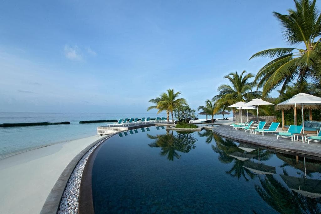 Constance Moofushi Resort - 13