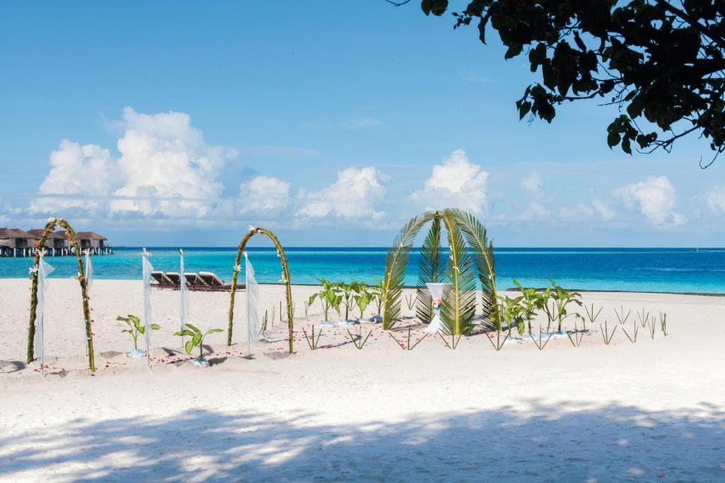 Constance Moofushi Resort - 24