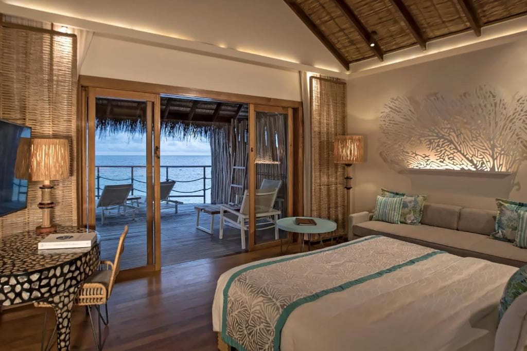 Constance Moofushi Resort - 36