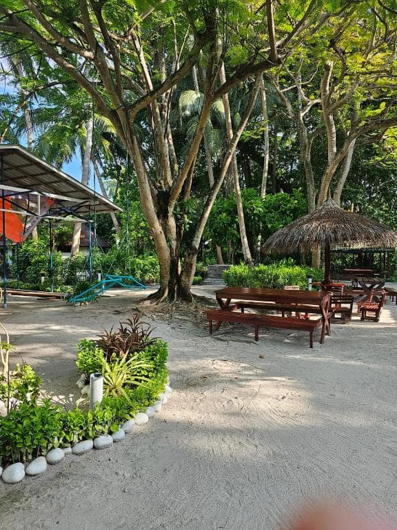 Sejur Maldive - Filitheyo Island Resort - 23