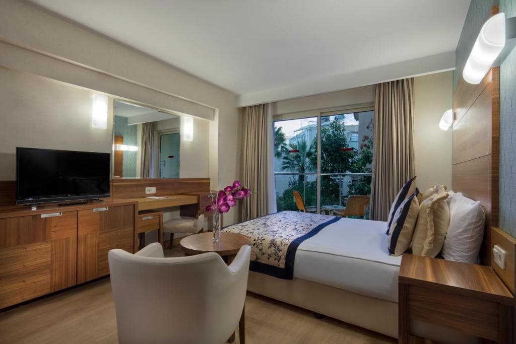 Charter Antalya - Trendy Side Beach Hotel - 12