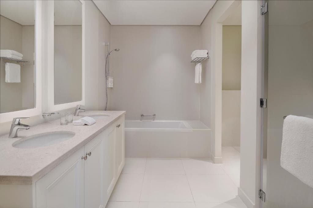 Delta Hotel by Marriott Dubai Investment Park - 12