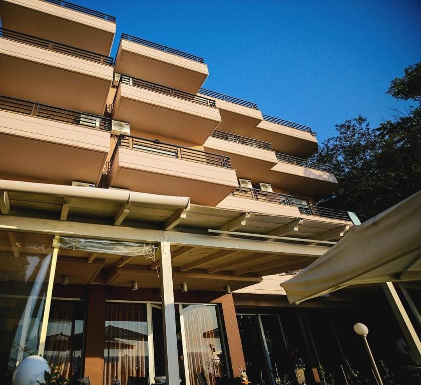 Hotel Ambasador - 2