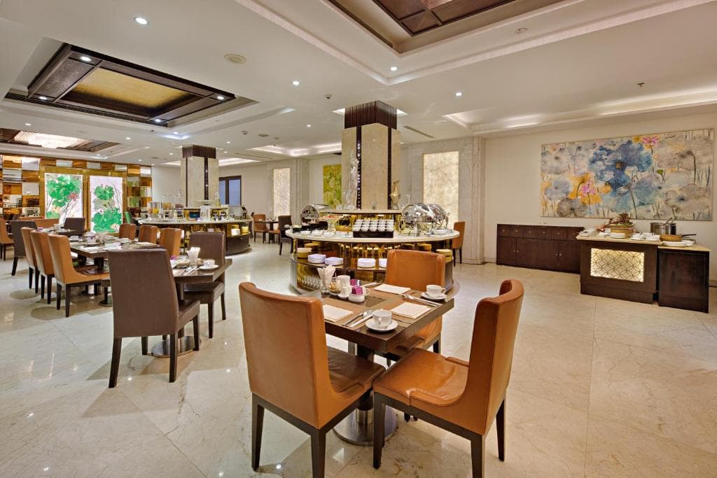 Holiday Beach Hotel Danang - 2